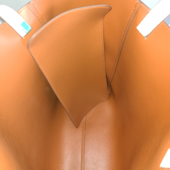 Reversible Tote Handbag - Picture 9 of 9